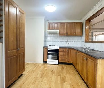 Beautiful Family Home In Prime & Quiet Location! - Photo 6