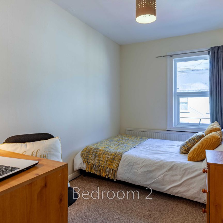 Room 1 - Photo 1