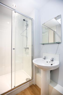 2 bed apartment to rent in Warton Terrace, Heaton, NE6 - Photo 1