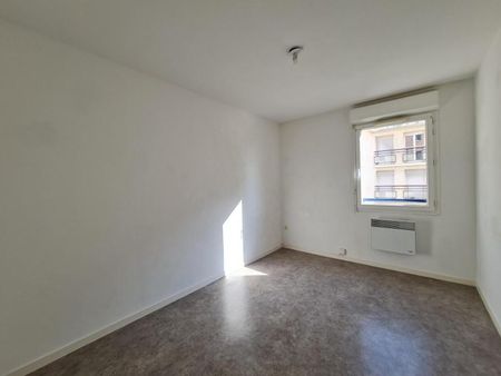 Location Appartement 4 pièces 81m² LE HAVRE 76600 - Photo 4