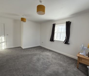 Pluto Way, AYLESBURY - Photo 3