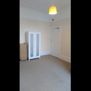 Bedsit, Southleigh Road, BS8 - Photo 2