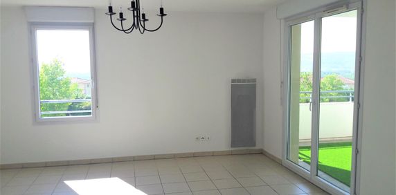 location Appartement T3 DE 63.6m² À L'ISLE D'ABEAU - Photo 2