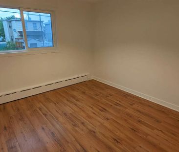 (Hull) Très Grand Logement De 2 Chambres - Photo 1