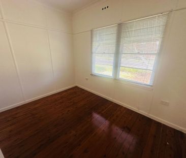 For Rent&colon; Charming 2-Bedroom Park-Facing Home&excl; Close to ... - Photo 4