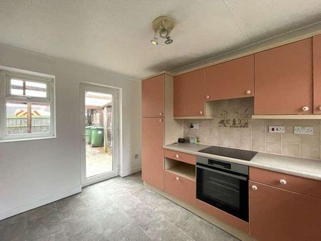 Lavender Close, Yaxley Peterborough, PE7 - Photo 3