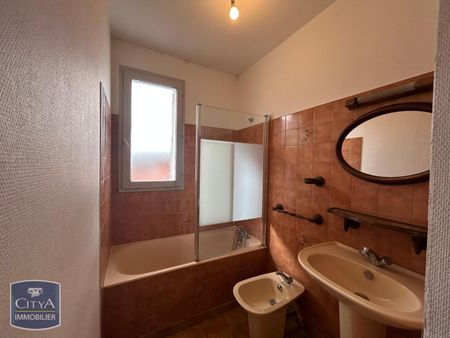 Location Appartement 3 pièces 53m² BRIVE LA GAILLARDE 19100 - Photo 3
