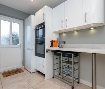 3 bed detached house to rent in Broadwater Avenue, Whitecliff, BH14 - Photo 6