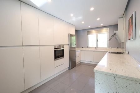 4 room luxury Villa for rent in Playas de Orihuela, Spain - Photo 4