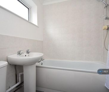 2 bedroom maisonette to rent - Photo 5