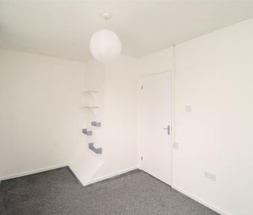 2 bedroom semi-detached house to rent - Photo 4