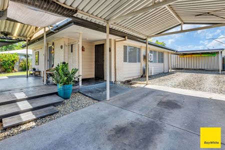 Low Maintenance home with Side Access! - Photo 2