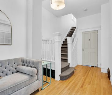484 Gladstone - Photo 2