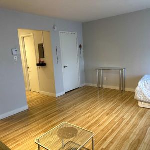 2 ½ Apartment for Rent – $1050/month (June) – Heating, electricity & internet included – Available starting June 1 - Photo 2