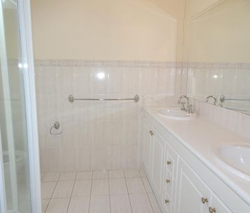 1/32 Gooreen Street, Braddon ACT 2612 - Townhouse For Rent | Domain - Photo 1