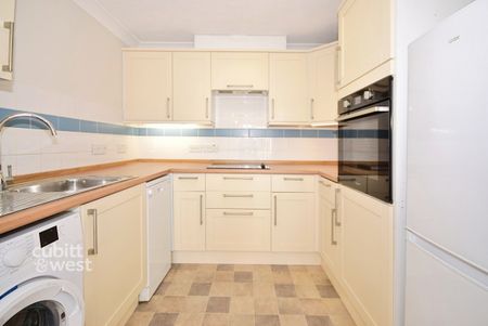 1 bedroom retirement property to rent - Photo 5