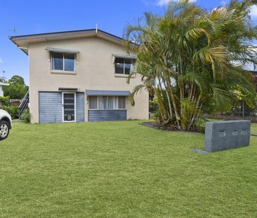 Flexible Coastal Living in Prime Bongaree Location - Photo 3