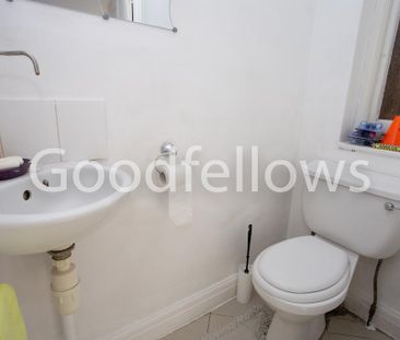 4 bedroom semi-detached house to rent - Photo 6