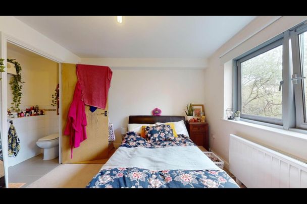 2 Bed Flat, Balham High Road, SW17 - Photo 1