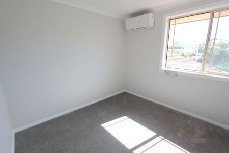 Immaculate 3 Bedroom Duplex in Quiet Location - Photo 5