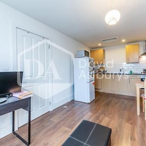 Studio to rent - Photo 2