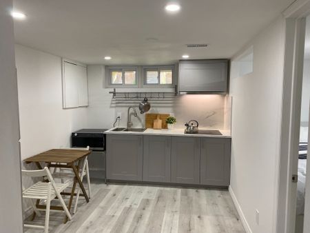 For Lease - 38 Wishing Well Drive Unit# C, Toronto, Ontario - Photo 2