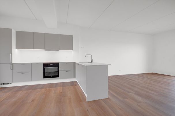 Lys 3-værelses lejlighed med altan og panoramaudsigt i Nørresundby - Foto 1