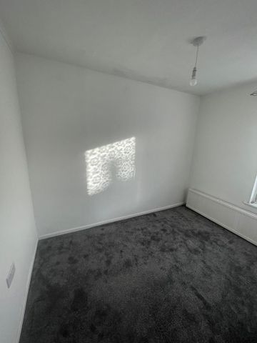 4 bedroom terraced house to rent - Photo 3