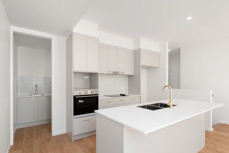 BRAND NEW DESIGNER TOWNHOUSE IN PRIME LOCATION - Photo 5