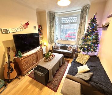 Kingsland Terrace, Treforest - Photo 3