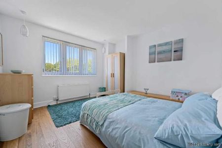 2 bedroom property to rent in London - Photo 4