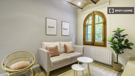 barcelona, Catalonia 08013 - Photo 4