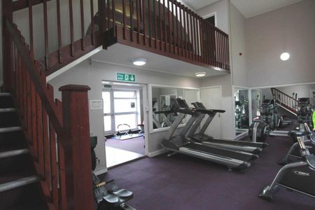 3 bedroom apartment to rent - Photo 4