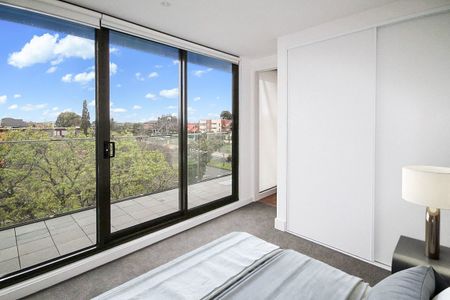 Urban Oasis Awaits: Stylish INDIGO Apartment in the Heart of Ripponlea - Photo 2