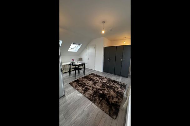 Studio Flat, Tunley Road, NW10 - Photo 1