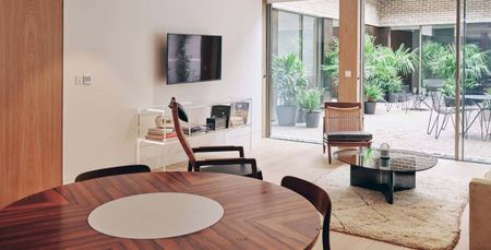 Weymouth Mews, Marylebone, London, W1G - Photo 2