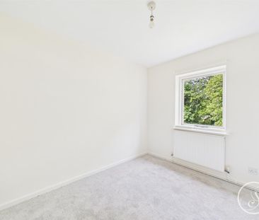 Sholebroke Avenue, Potternewton, Leeds - Photo 3