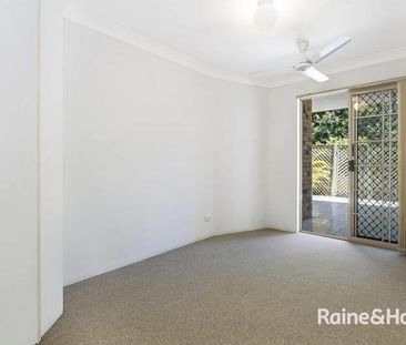 Spacious Ground-Floor Unit with Expansive Leafy Courtyard - Photo 4