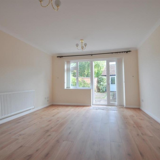 2 bedroom terraced house to rent - Photo 1