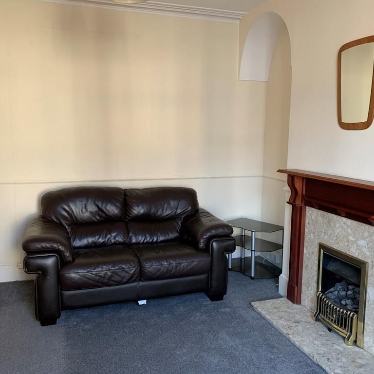 4 bedroom terraced house to rent - Photo 1