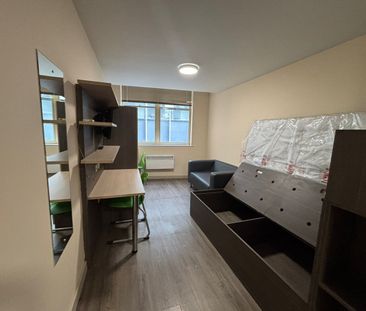 Studio Flat, Halley House, NG1 - Photo 3