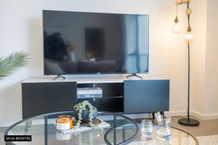 MGM MARTIN – MODERN 3 BEDROOM APARTMENT + STUDY - Photo 2