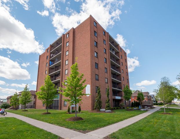 Askin Tower Apartments | 275 Askin Ave., Windsor - Photo 1