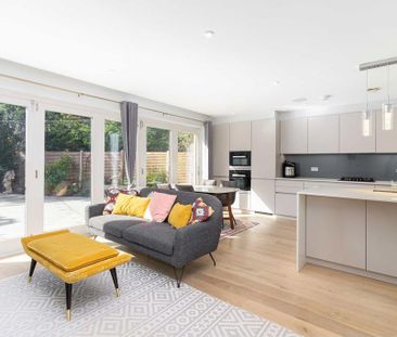 5 bedroom detached house to rent - Photo 3