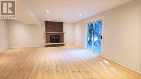 29 ROSEGARDEN CRESCENT - Photo 3