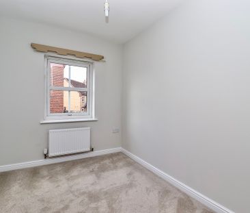 3 bedroom Detached House to let - Photo 6