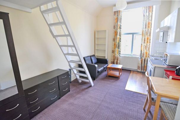 Studio to rent - Photo 1