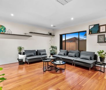 Gorgeous Family Home in Baldivis - Photo 6