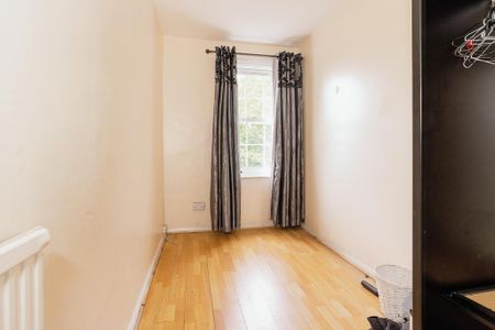 3 bedroom flat to rent - Photo 3