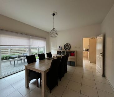 Halfopen woning met 4 slaapkamers en ruime tuin - Photo 2